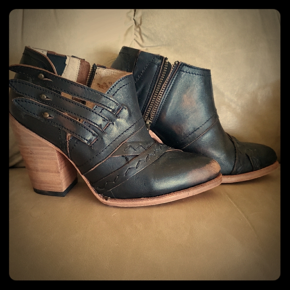Freebird Gate Booties size 8